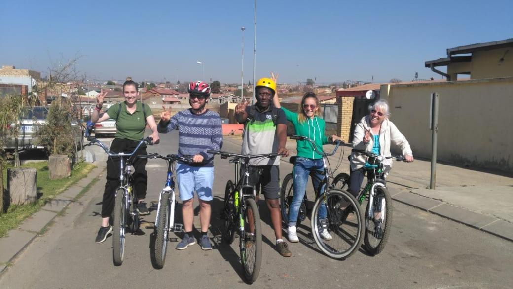 Authentic Bicycle Tours And Backpackers Hostel Soweto Exterior photo