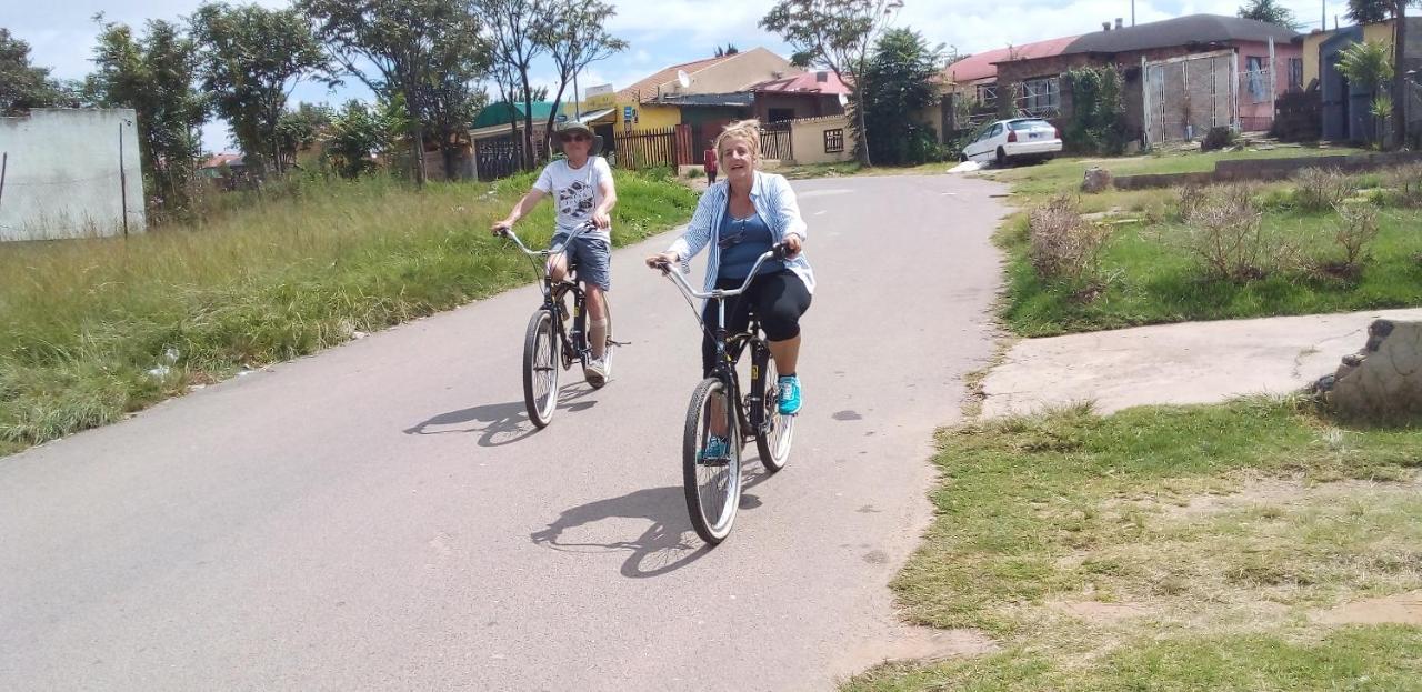 Authentic Bicycle Tours And Backpackers Hostel Soweto Exterior photo
