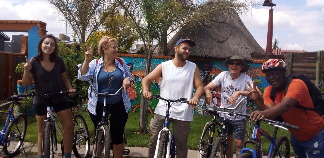 Authentic Bicycle Tours And Backpackers Hostel Soweto Exterior photo