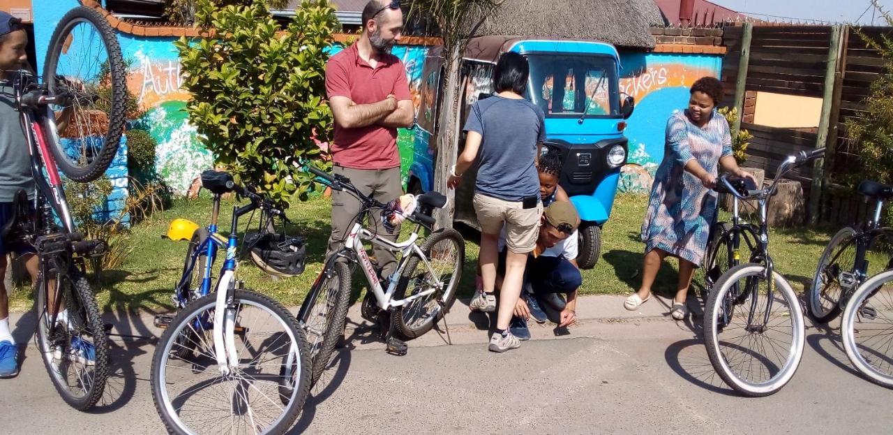 Authentic Bicycle Tours And Backpackers Hostel Soweto Exterior photo