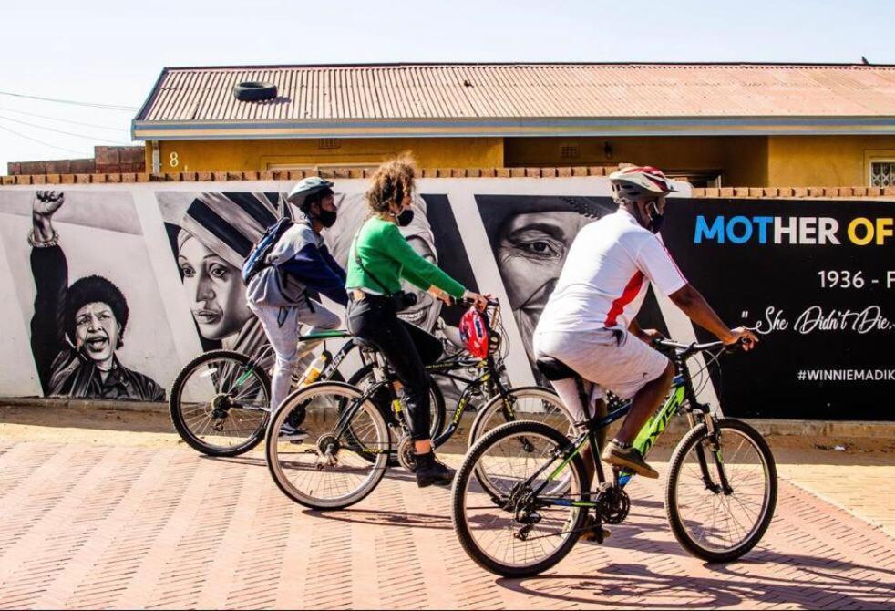 Authentic Bicycle Tours And Backpackers Hostel Soweto Exterior photo