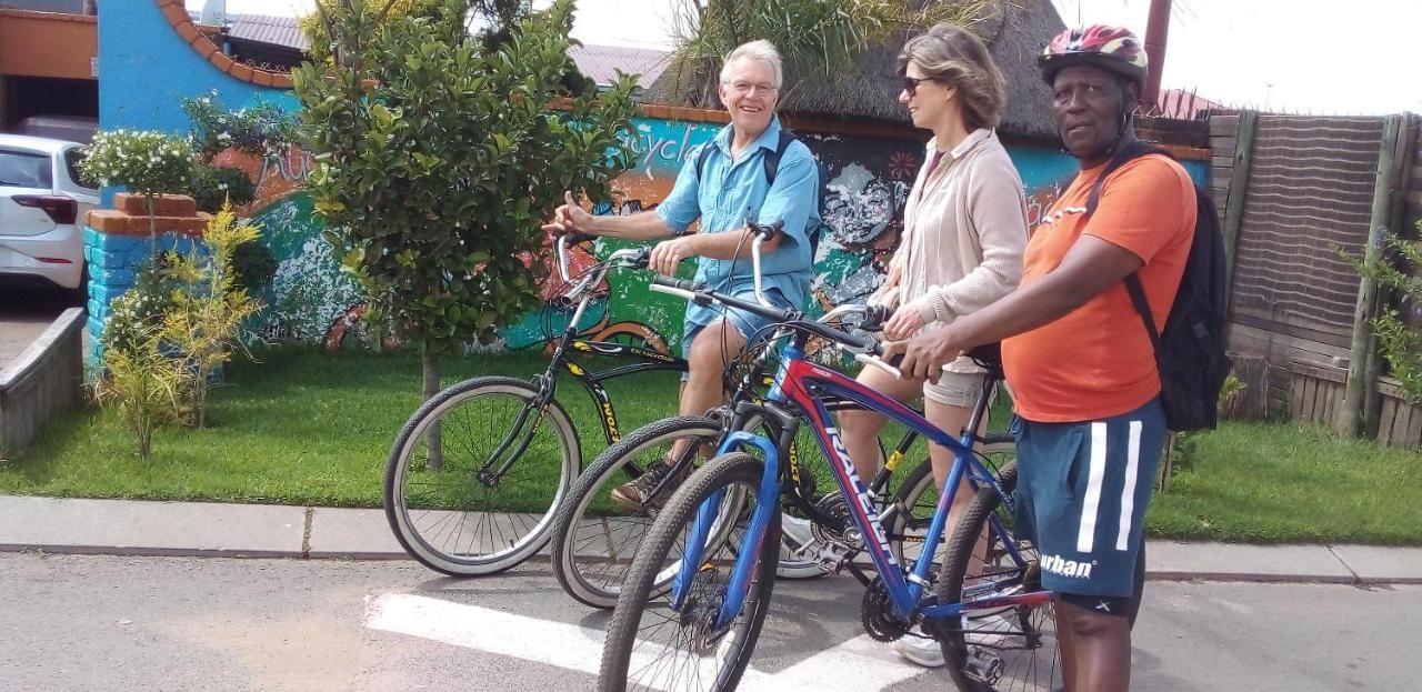 Authentic Bicycle Tours And Backpackers Hostel Soweto Exterior photo