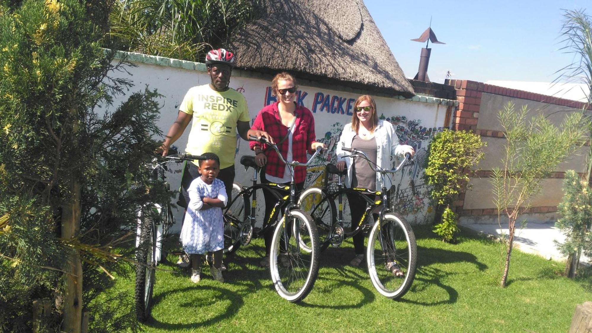 Authentic Bicycle Tours And Backpackers Hostel Soweto Room photo