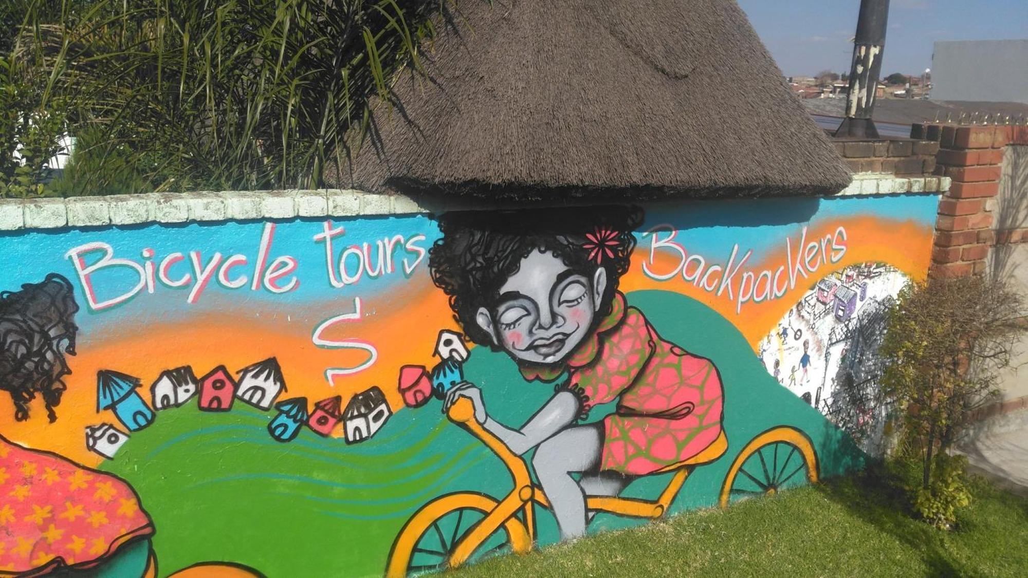 Authentic Bicycle Tours And Backpackers Hostel Soweto Room photo