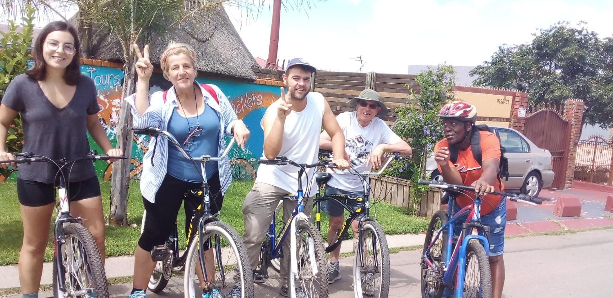 Authentic Bicycle Tours And Backpackers Hostel Soweto Room photo