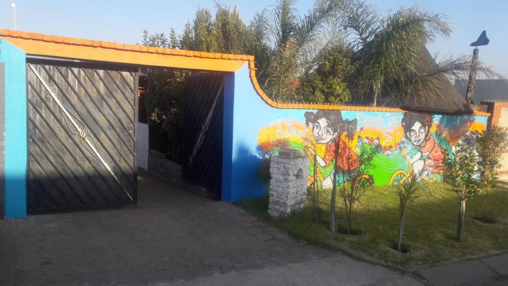 Authentic Bicycle Tours And Backpackers Hostel Soweto Room photo