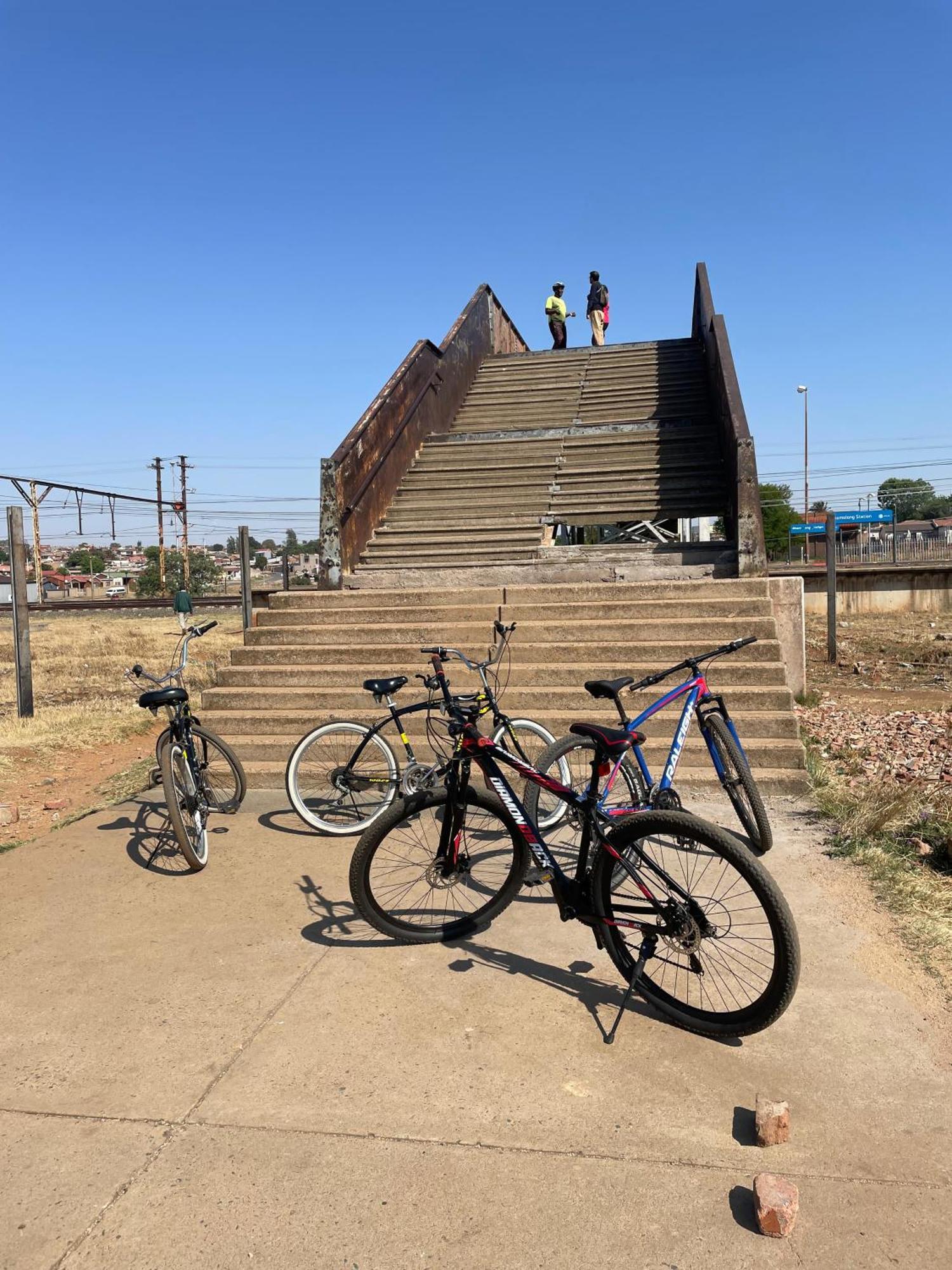 Authentic Bicycle Tours And Backpackers Hostel Soweto Exterior photo