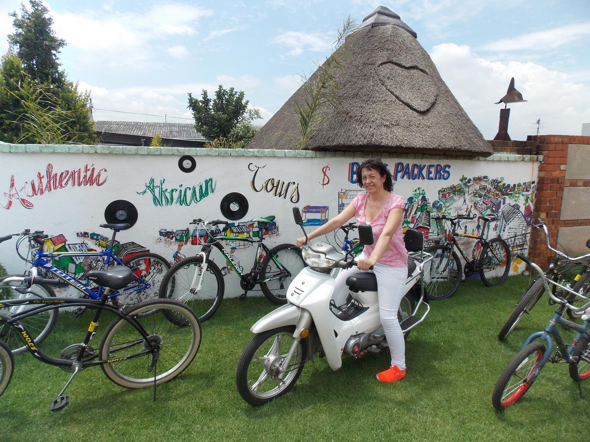 Authentic Bicycle Tours And Backpackers Hostel Soweto Exterior photo