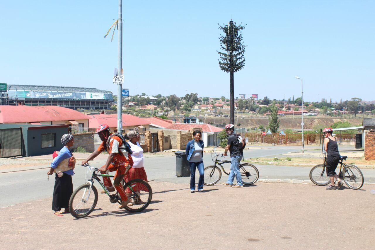 Authentic Bicycle Tours And Backpackers Hostel Soweto Exterior photo