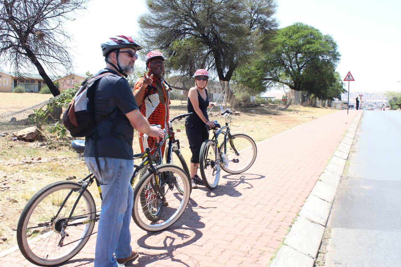 Authentic Bicycle Tours And Backpackers Hostel Soweto Exterior photo