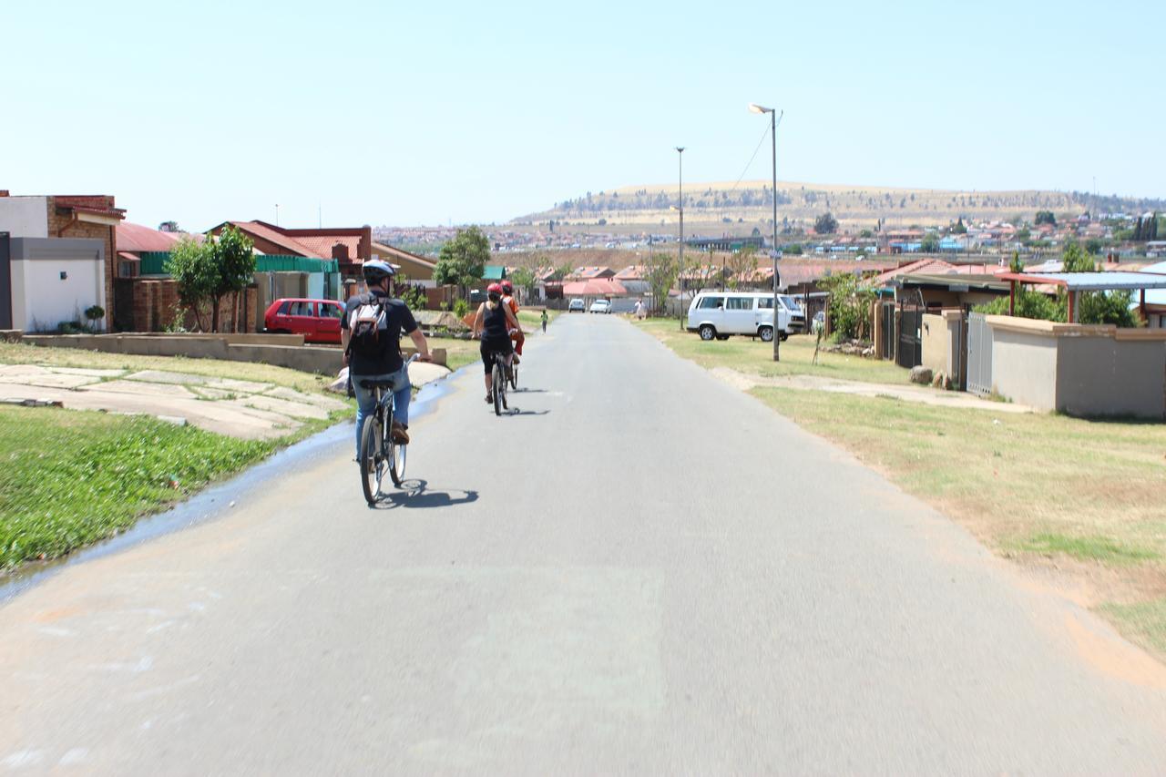 Authentic Bicycle Tours And Backpackers Hostel Soweto Exterior photo